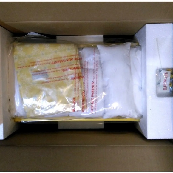 NEW IN BOX American Girl Molly's Bed and Bedding~ Molly Ltd. Edition Yellow - Picture 4 of 5